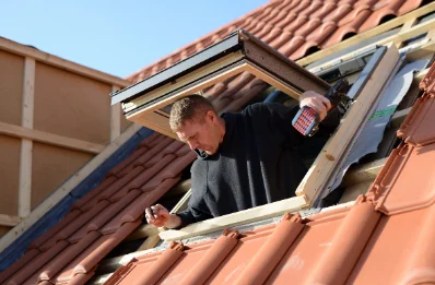 Pose de fenêtres de toit Velux à Yzengremer